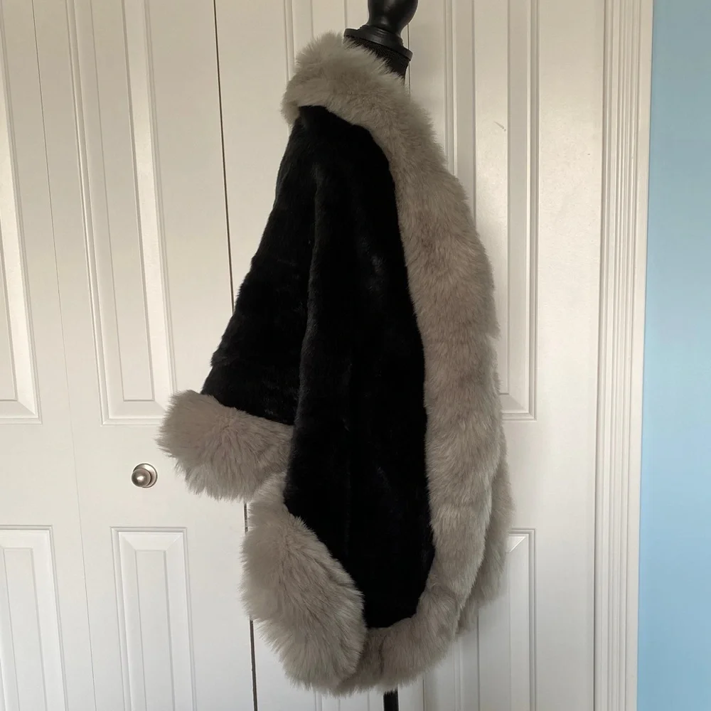Beautiful Sheran One Size Fits All Black And Grey Faux Fur Shawl Cover Up Coat - Picture 5 of 7